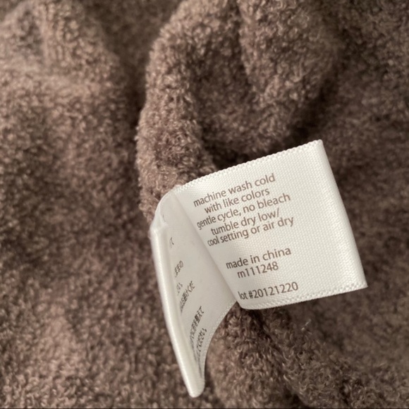 Barefoot Dreams Calypso CozyChic Wrap - Picture 9 of 9